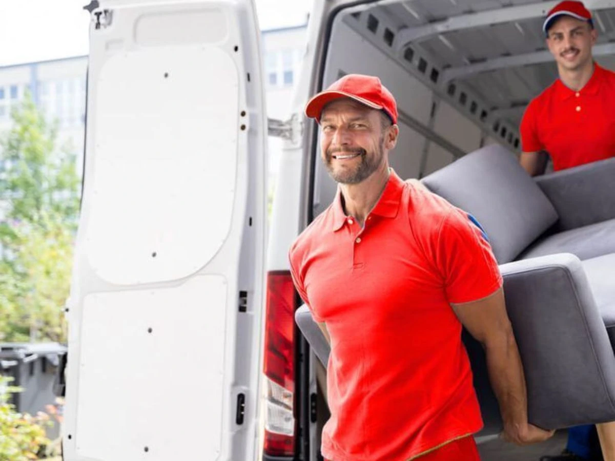 فريق نقل محترف